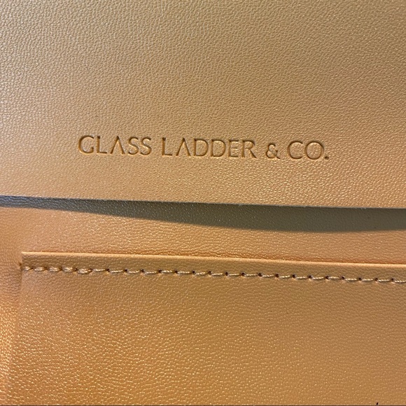 GLASS LADDER & CO. Tech Organizer Roll - Picture 3 of 6